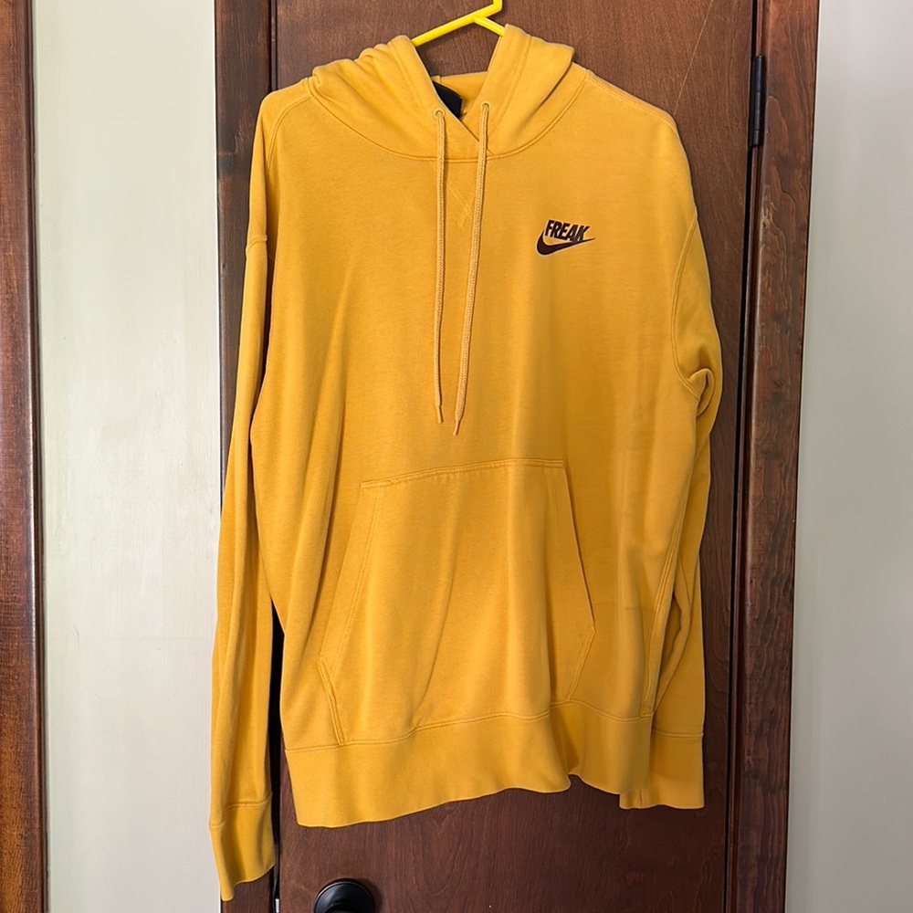Yellow 'FREAK' Logo Pullover Hoodie - Men's Casual Sweatshirt